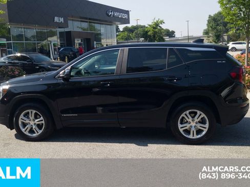Used 2024 GMC Terrain SLE AWD/4WD image 10