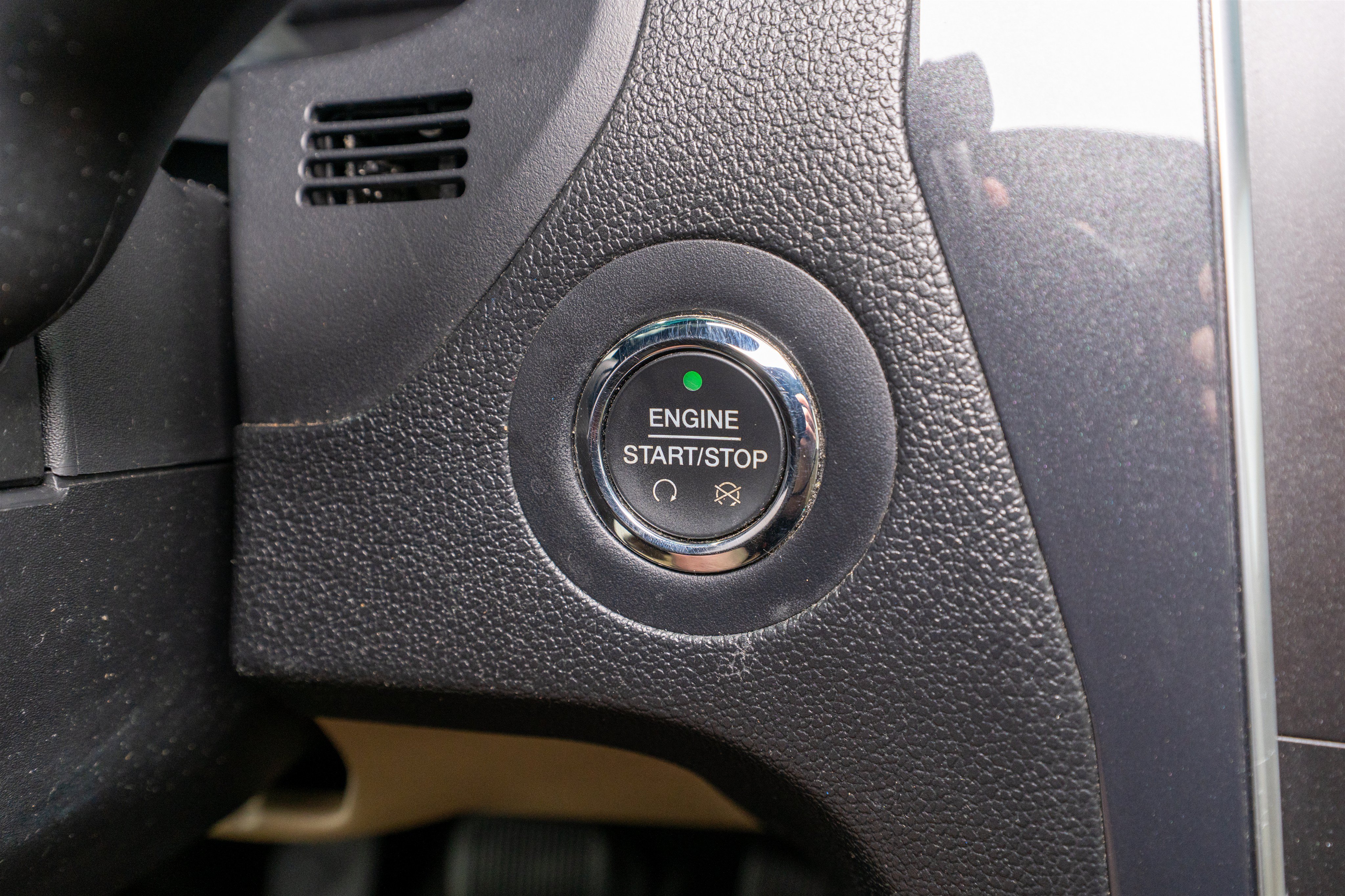 Used 2017 Ford Explorer Limited w/ Equipment Group 301A FWD image 30