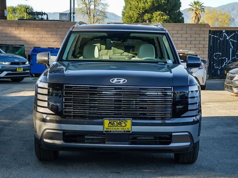 New 2026 Hyundai Palisade FWD Hybrid image 2