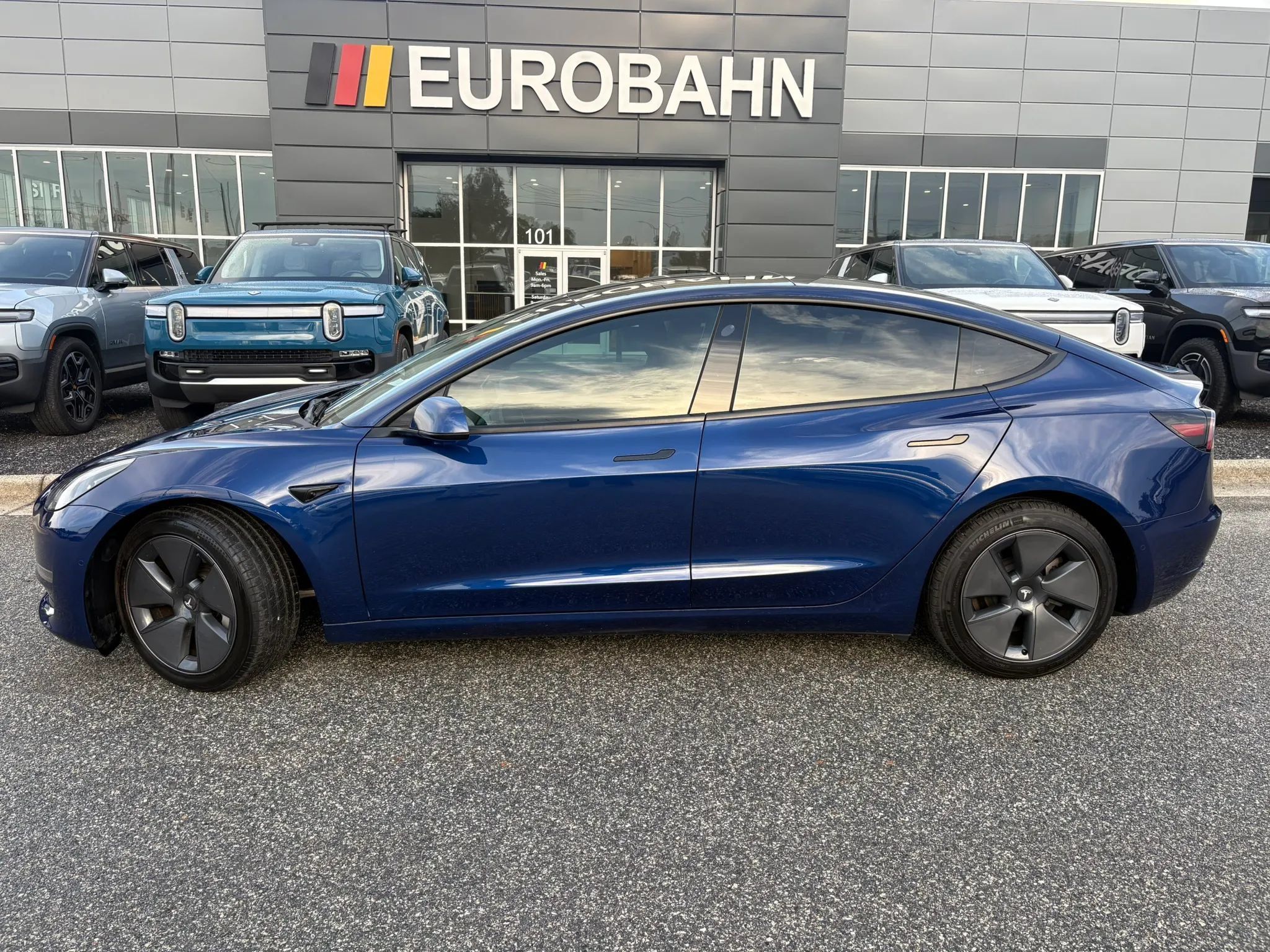 Used 2022 Tesla Model 3 Long Range AWD/4WD image 2