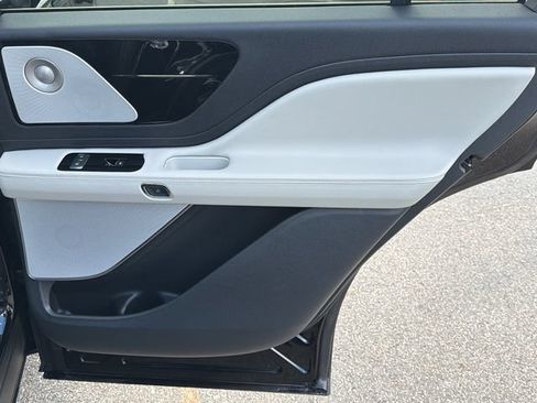 New 2027 Lincoln Aviator Reserve AWD/4WD image 17