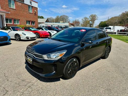 Used 2018 Kia Rio S image 1