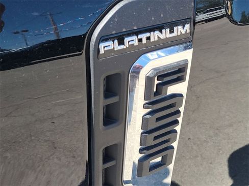 Used 2024 Ford F250 Platinum w/ FX4 Off-Road Package image 33