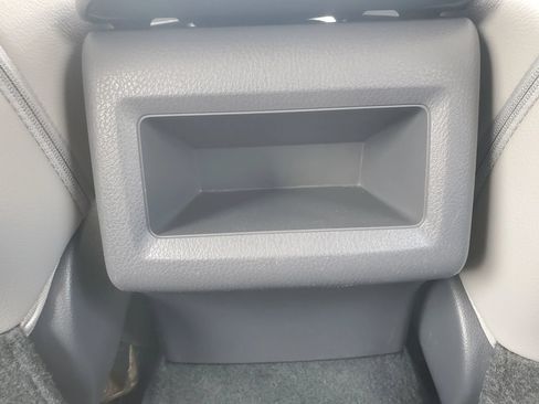 Used 2018 Toyota Camry SE w/ Convenience Package FWD image 33