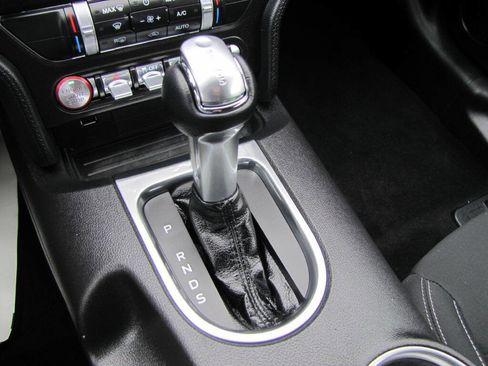 Used 2020 Ford Mustang Convertible w/ Equipment Group 101A image 38