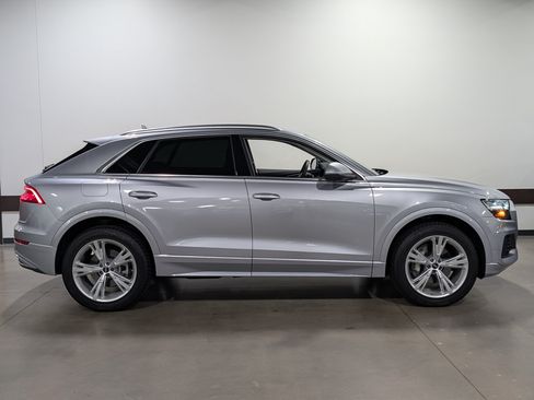 Used 2022 Audi Q8 Premium Plus AWD/4WD image 2