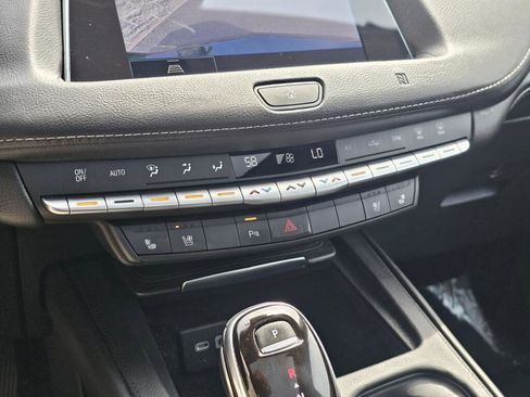 Used 2021 Cadillac XT4 Premium Luxury AWD/4WD image 35
