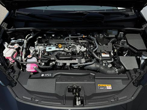 Certified 2025 Toyota Prius XLE AWD/4WD image 18