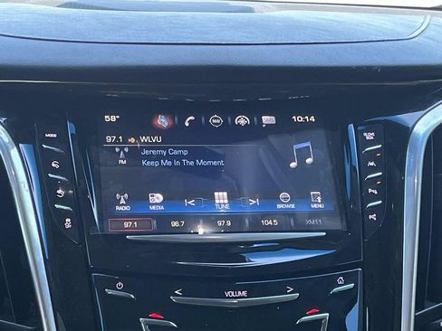 Used 2018 Cadillac Escalade Luxury AWD/4WD image 16
