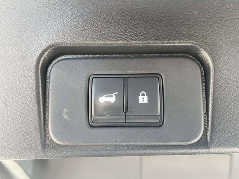Used 2023 Nissan Rogue SL w/ SL Premium Package AWD/4WD image 9