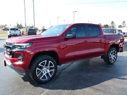 Used 2024 Chevrolet Colorado Z71 w/ Z71 Convenience Package 2 image 8