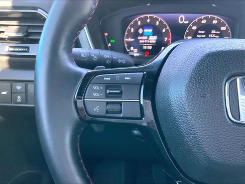 Used 2025 Honda Pilot Black Edition image 24