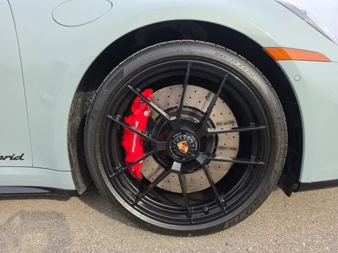 Used 2025 Porsche 911 Carrera 4 GTS image 30