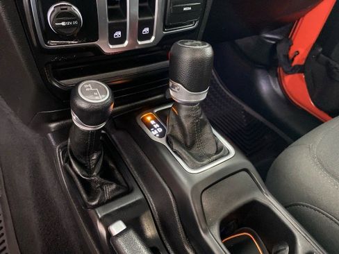 Used 2020 Jeep Wrangler Sport AWD/4WD image 18