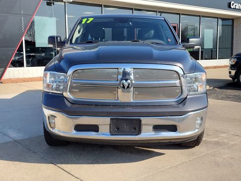 Used 2017 RAM 1500 Classic SLT w/ SLT Plus D￩cor Group AWD/4WD image 13