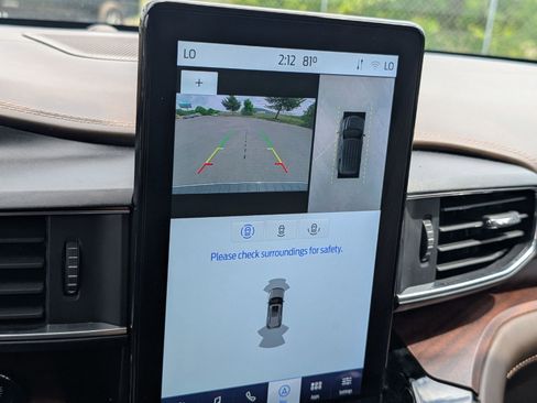 Used 2022 Ford Explorer King Ranch w/ Technology Package AWD/4WD image 11