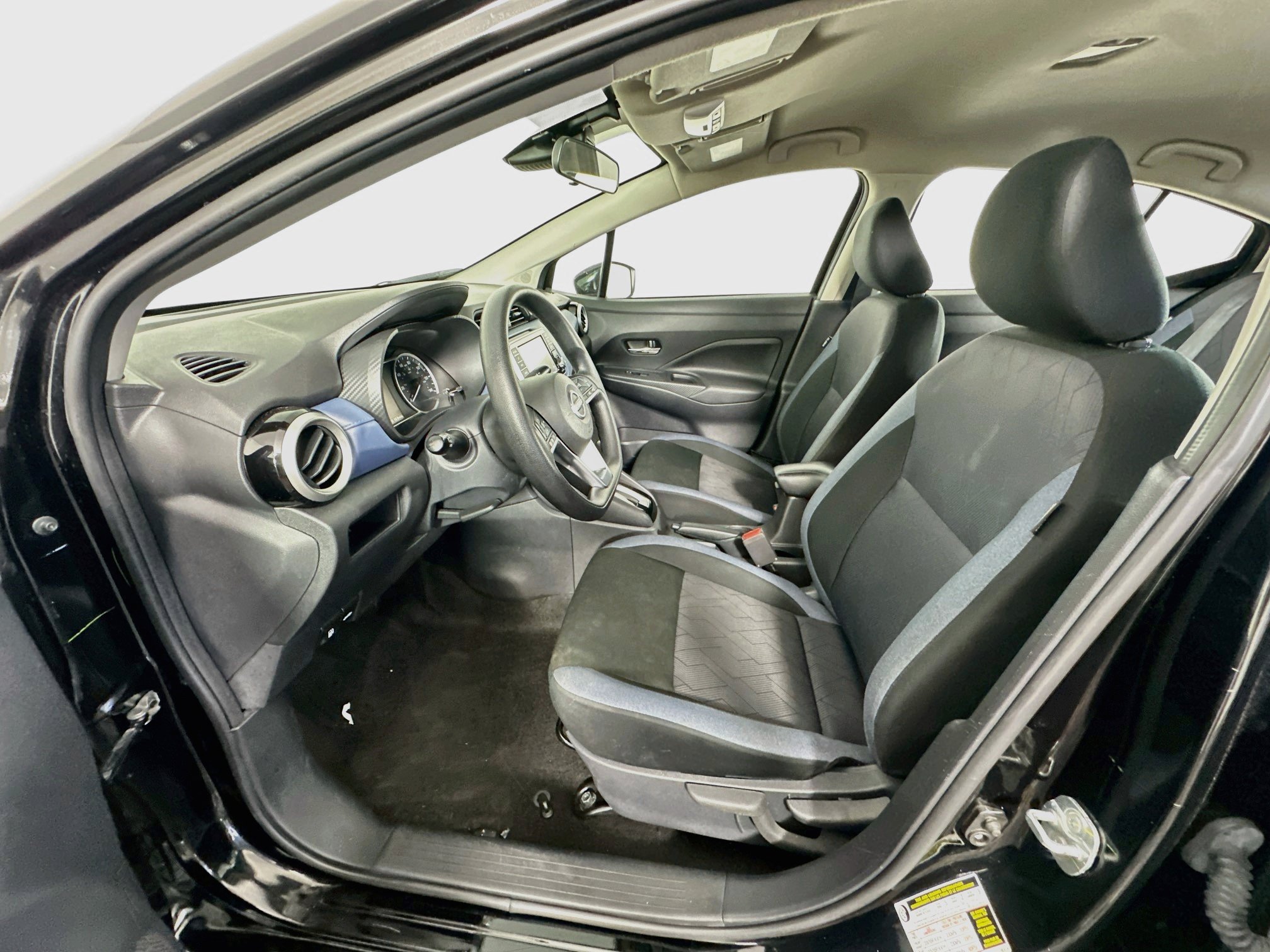 Used 2025 Nissan Versa SV FWD image 13