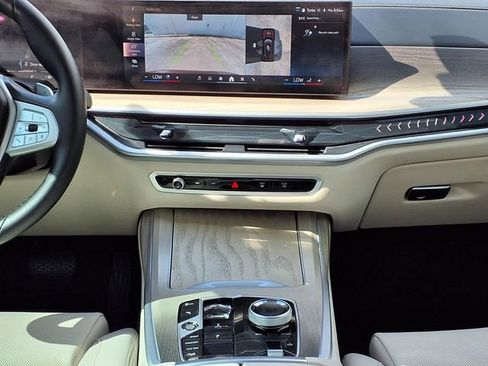Used 2025 BMW X7 xDrive40i w/ Executive Package AWD/4WD image 8