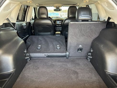 Used 2019 Jeep Compass Latitude FWD image 15