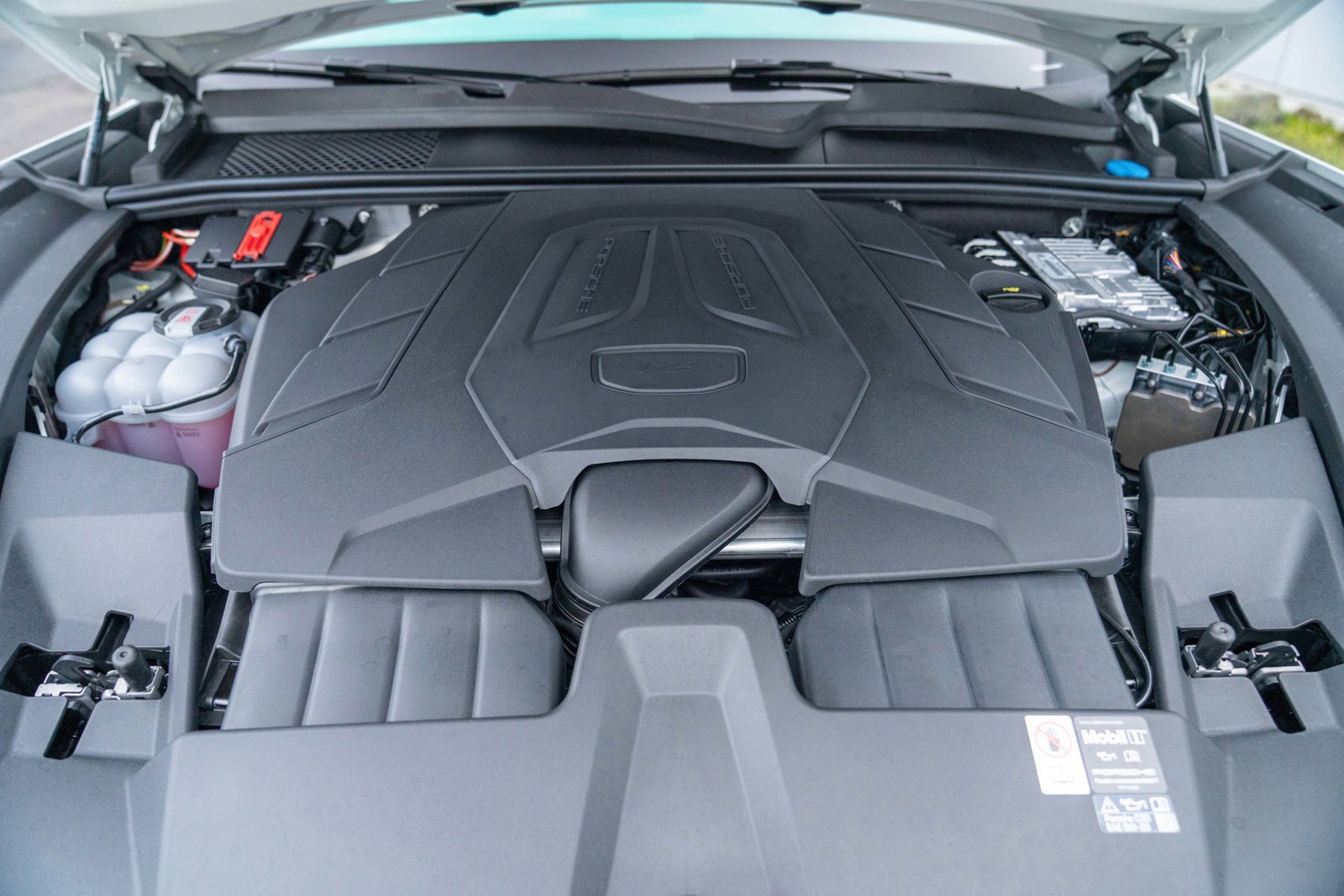 Certified 2026 Porsche Cayenne AWD/4WD image 28