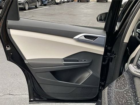 New 2026 Volkswagen Taos SE image 26