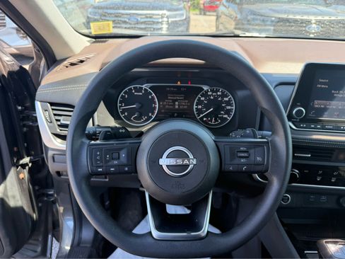 Used 2023 Nissan Rogue S AWD/4WD image 8