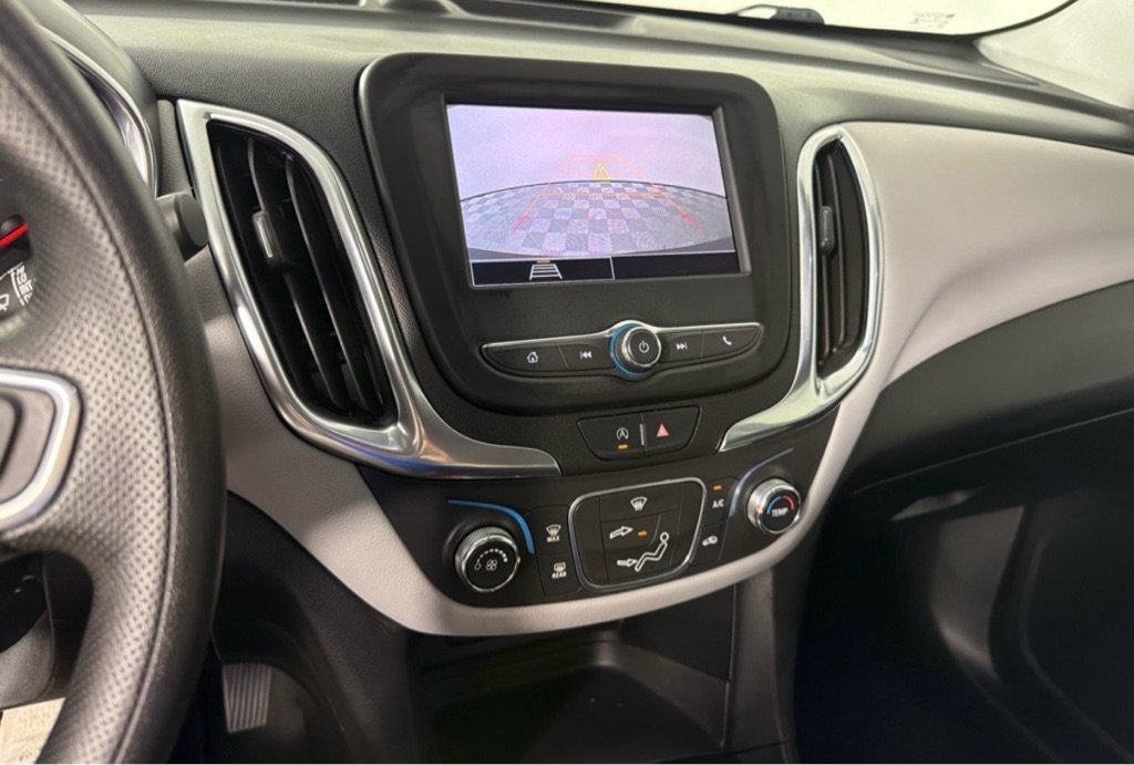 Used 2022 Chevrolet Equinox LS AWD/4WD image 17