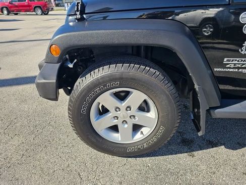 Used 2018 Jeep Wrangler Sport image 12
