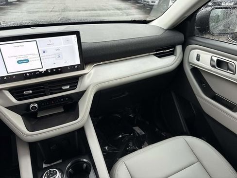New 2026 Ford Explorer Active w/ Active Comfort Package AWD/4WD image 16