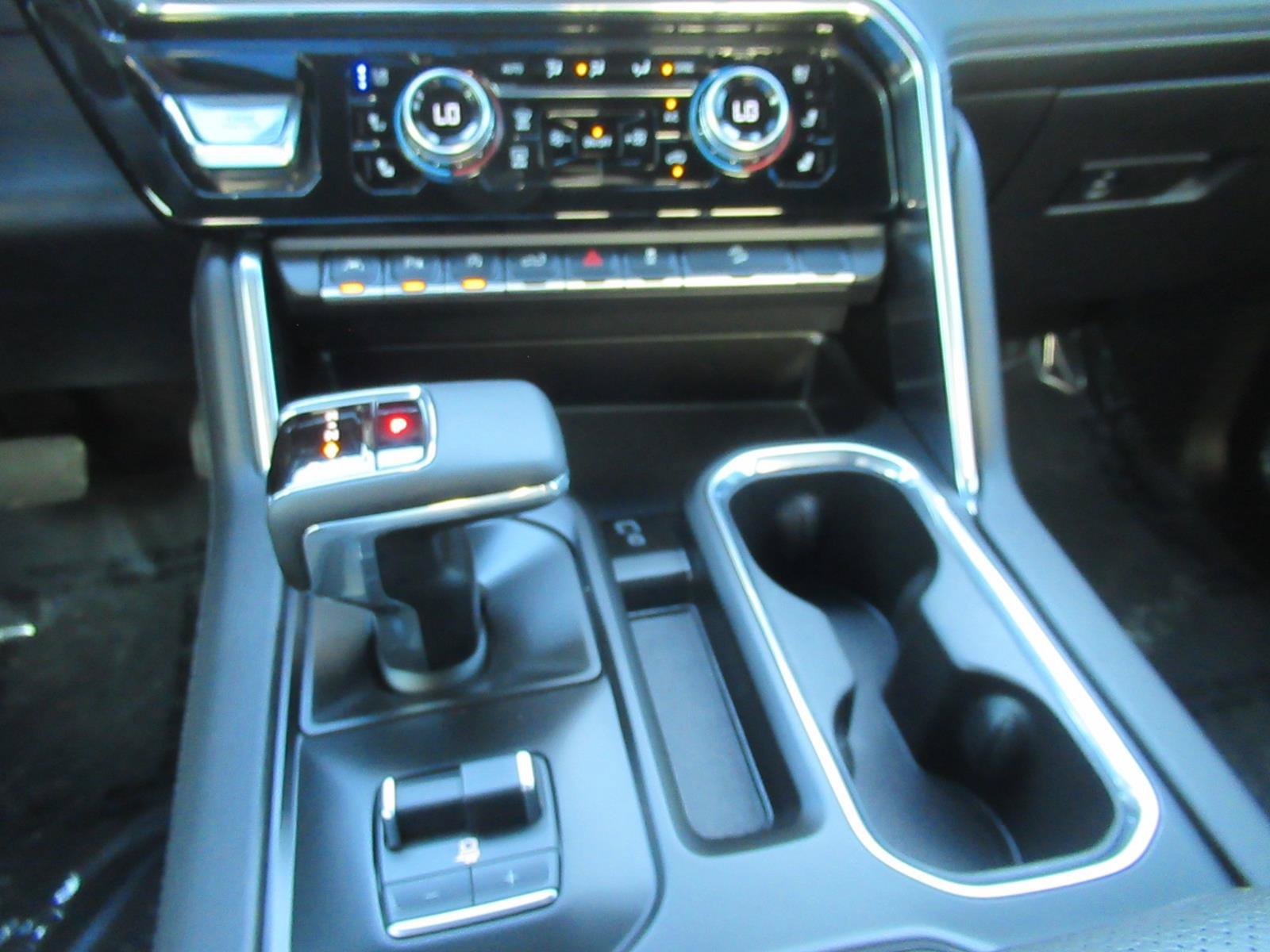 Used 2025 GMC Sierra 1500 Denali w/ Denali Reserve Package AWD/4WD image 32