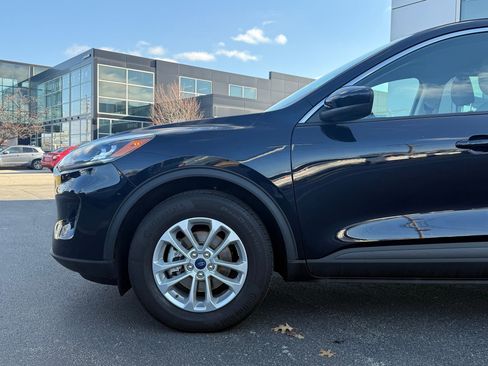 Used 2021 Ford Escape SE image 14