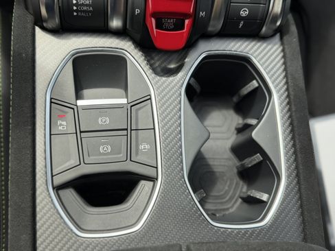 Used 2024 Lamborghini Urus Performante AWD/4WD image 21