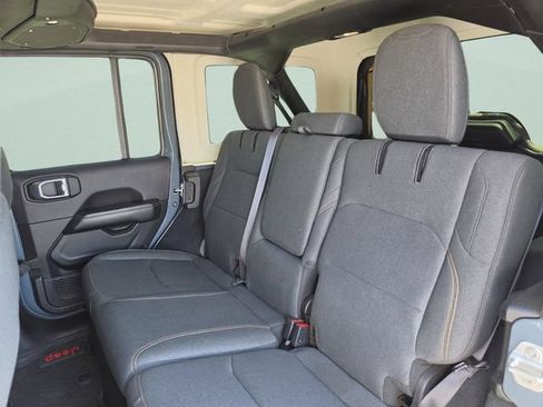 Used 2024 Jeep Wrangler Unlimited Sahara AWD/4WD image 23