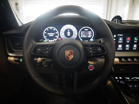 Used 2025 Porsche 911 Carrera image 17