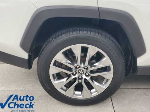 Used 2020 Toyota RAV4 Limited FWD image 8