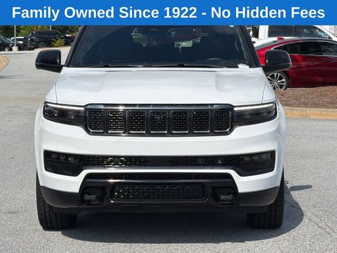 Used 2025 Jeep Grand Wagoneer L Series II Obsidian w/ Quick Order Packagew 28T AWD/4WD image 2
