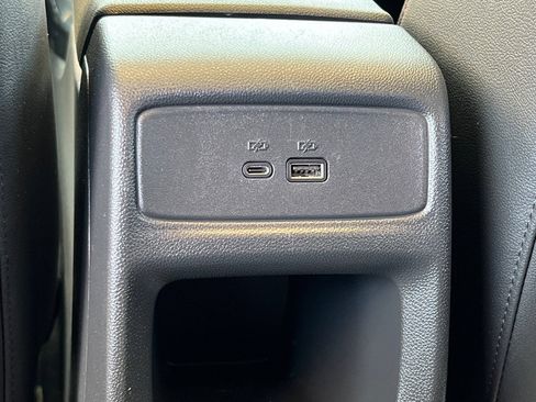 Used 2024 Chevrolet Trax RS FWD image 17
