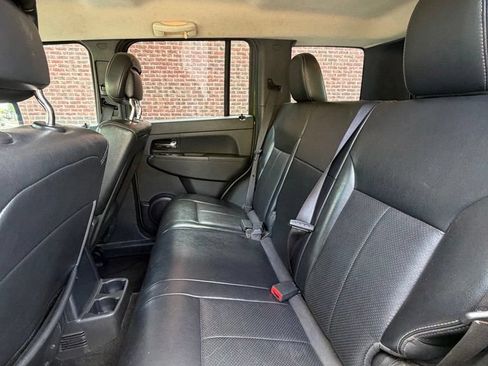 Used 2012 Jeep Liberty Sport AWD/4WD image 19