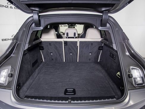 Used 2023 BMW iX xDrive50 w/ Sport Package image 8