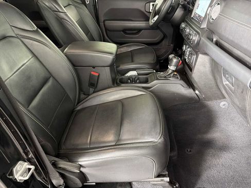 Used 2022 Jeep Wrangler Unlimited Sahara w/ Cold Weather Group image 14