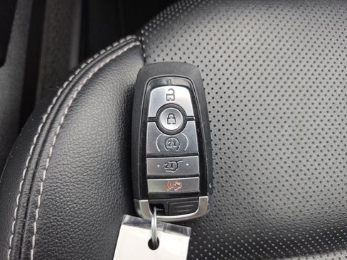 Used 2021 Ford Escape SEL image 34