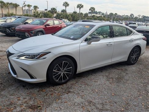 Used 2025 Lexus ES 300h 300h image 8