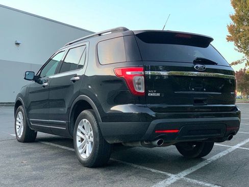 Used 2015 Ford Explorer XLT AWD/4WD image 3