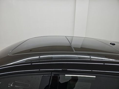 Used 2021 Porsche Macan image 6