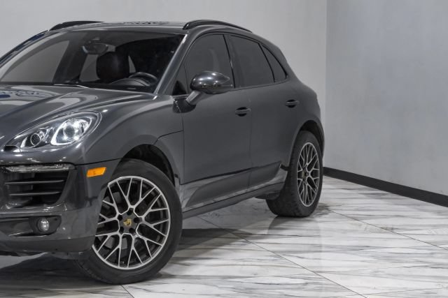 Used 2018 Porsche Macan Sport Edition AWD/4WD image 7