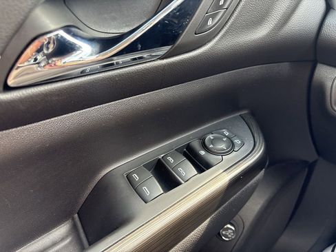 Used 2023 GMC Acadia SLT w/ Elevation Edition AWD/4WD image 39