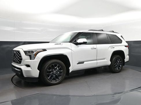 Used 2026 Toyota Sequoia Platinum AWD/4WD image 3