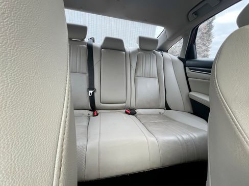 Used 2019 Honda Accord Touring image 12