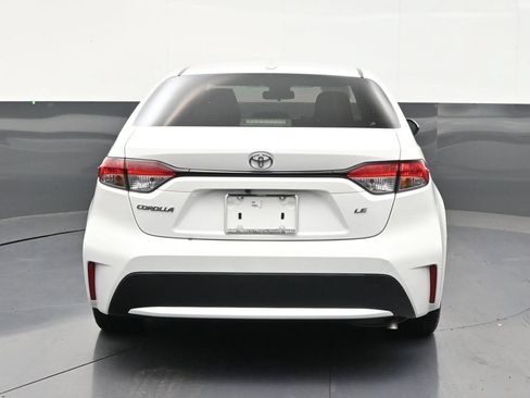 Used 2021 Toyota Corolla LE FWD image 4