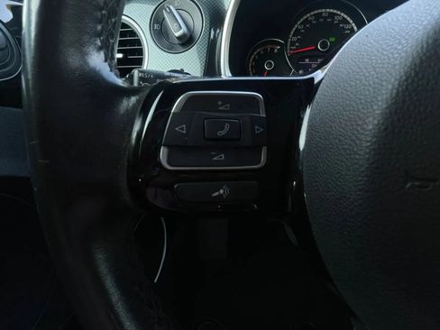 Used 2013 Volkswagen Beetle 2.0T FWD image 32